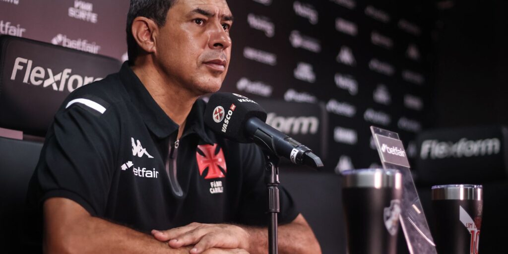 Vitória anuncia contratação do técnico Fabio Carille