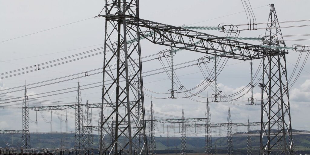 Hitachi anuncia nova fábrica visando data centers e energia renovável