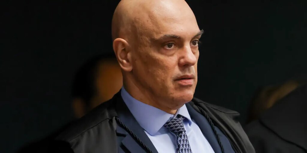 Moraes autoriza Bolsonaro a receber Tarcísio e outros aliados em casa