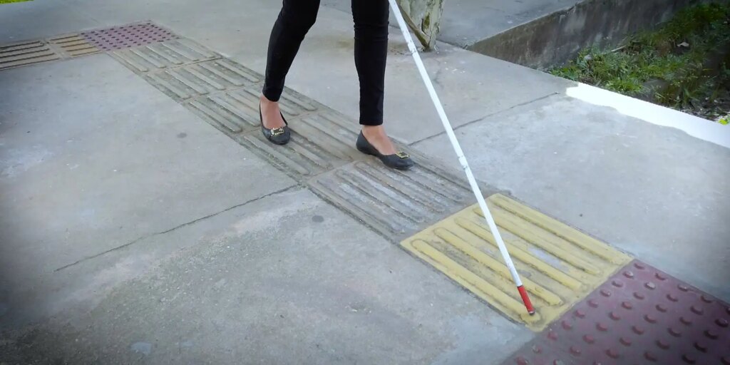 Hoje é Dia: Dezembro Vermelho, pessoas com deficiência e samba em foco