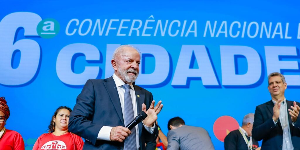 Chuva: Lula critica governo de Minas por não usar recursos do Novo PAC